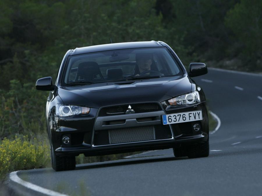  Mitsubishi Lancer Evolution X 2008 года  (EU) (фото 9 из 21)
